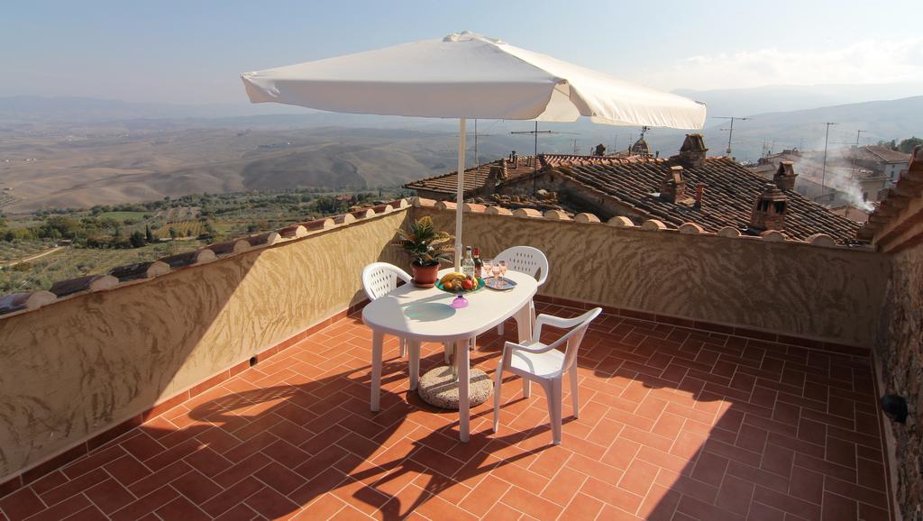 شقة La Terrazza Sulla Val D'Orcia Castiglione dʼOrcia الغرفة الصورة