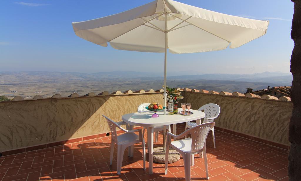 شقة La Terrazza Sulla Val D'Orcia Castiglione dʼOrcia المظهر الخارجي الصورة